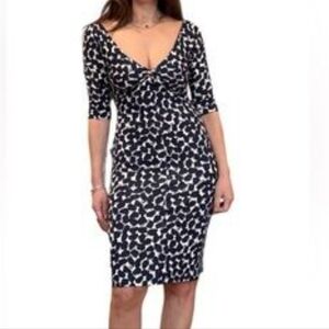 Diane von Furstenberg 100% silk dress Size 4